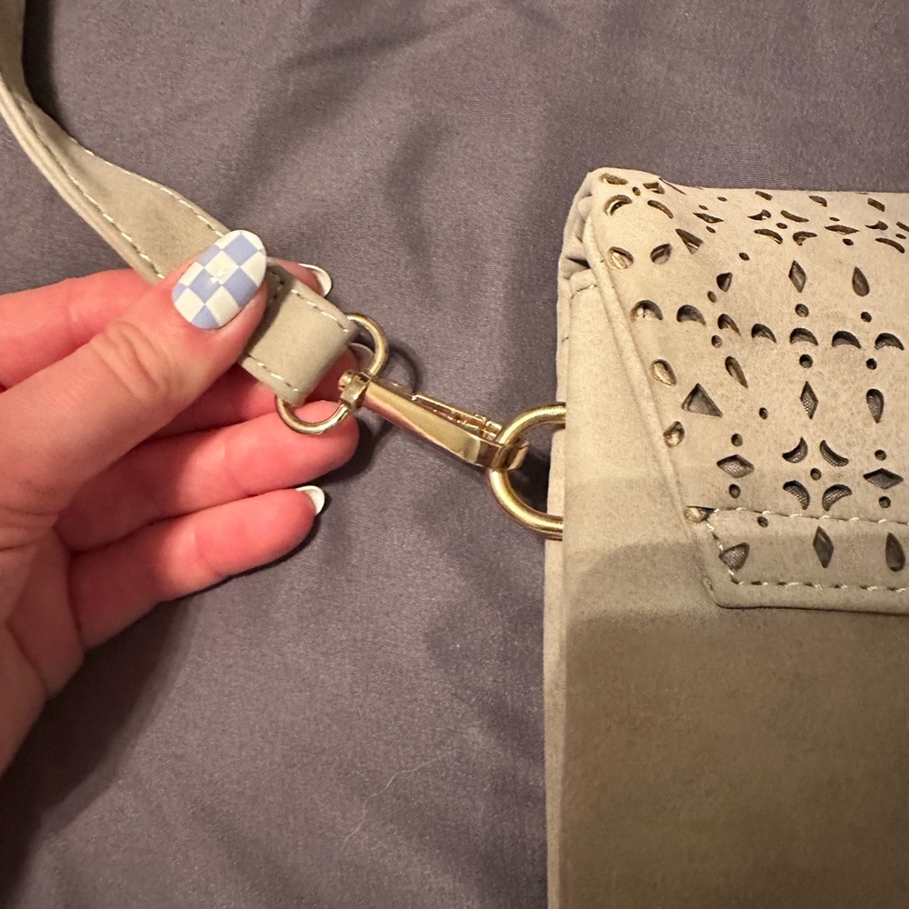 NWOT Women’s Laser-Cut Crossbody Bag with Gold Accent - Picture 9 of 9